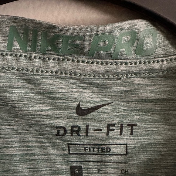 Nike Pro Men's Green Fitted Performance Tee size small - Picture 6 of 10